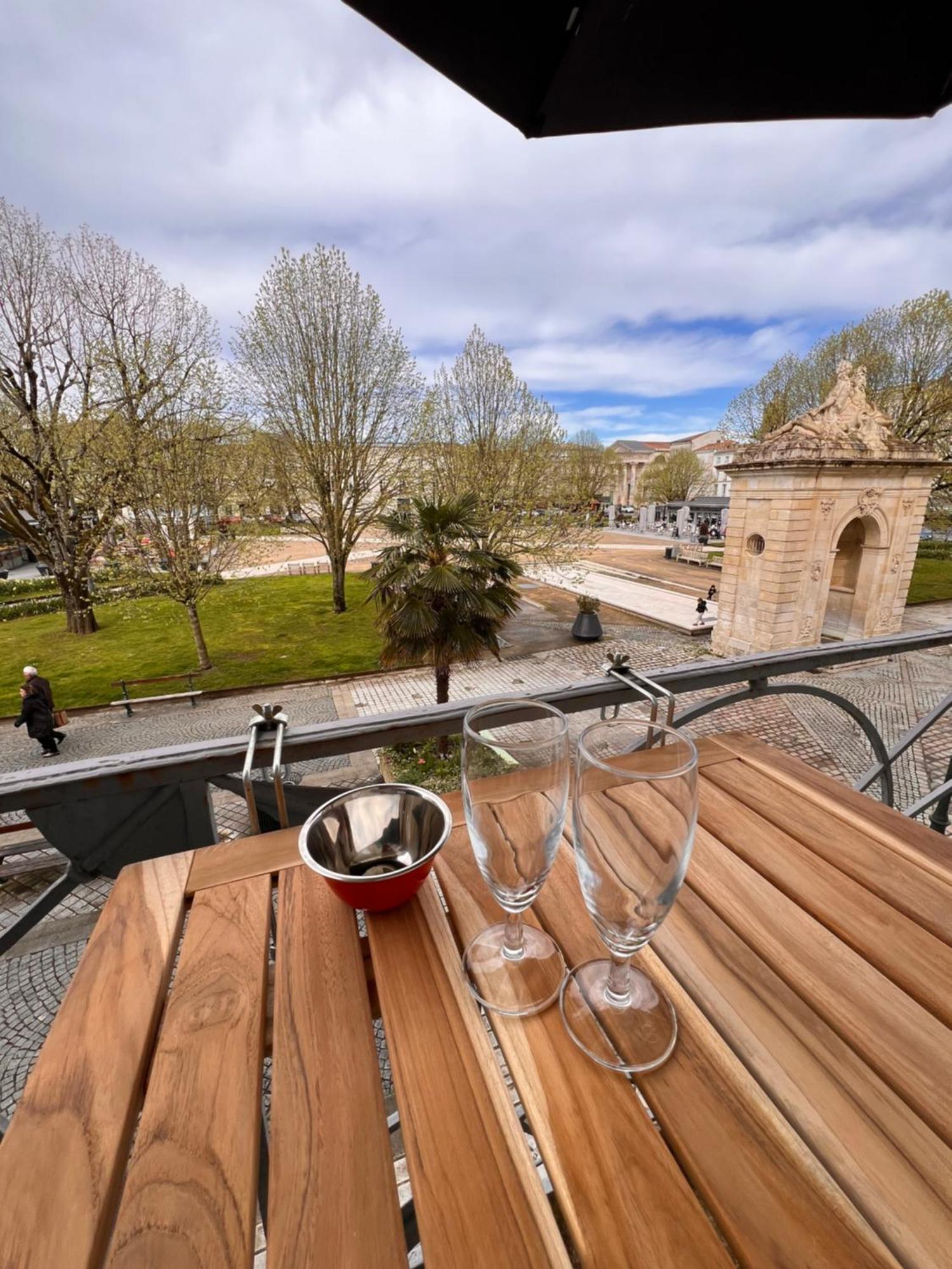La Colbertine - Charming Apartment In Place Colbert روشفور المظهر الخارجي الصورة