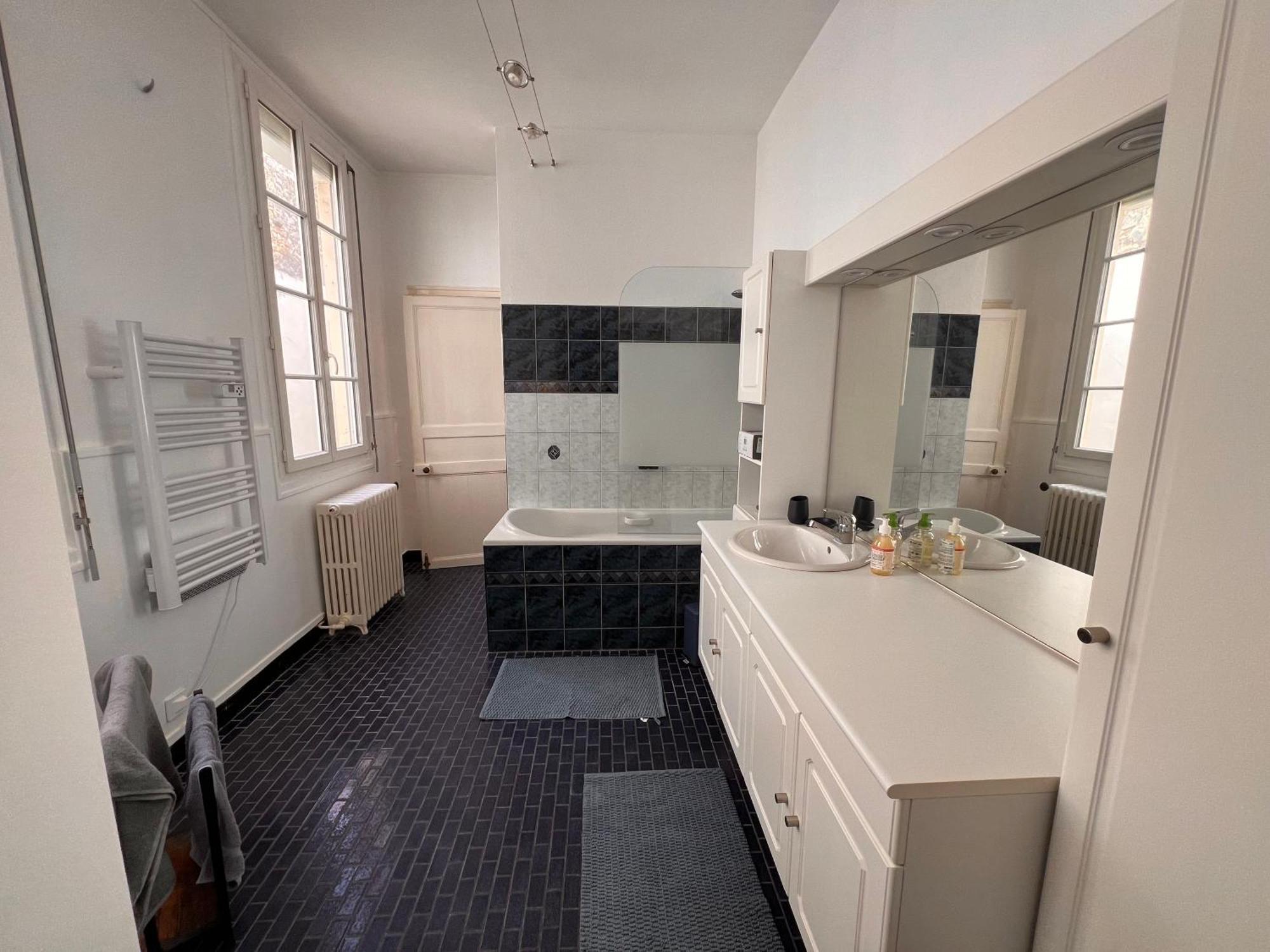 La Colbertine - Charming Apartment In Place Colbert روشفور المظهر الخارجي الصورة