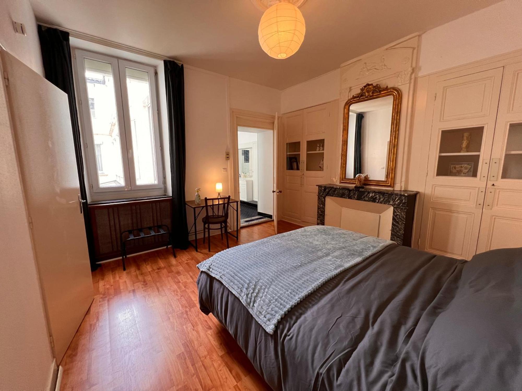 La Colbertine - Charming Apartment In Place Colbert روشفور المظهر الخارجي الصورة